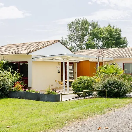 07 - Le Canari - Village